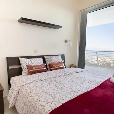 Promenade Seaview Heaven Апартаменти